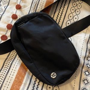 Lululemon black belt bag